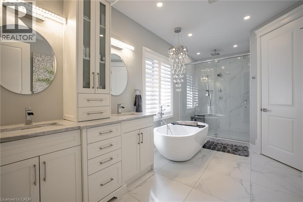 4 Lockman Drive, Ancaster, ON - Indoor Photo Showing Bathroom