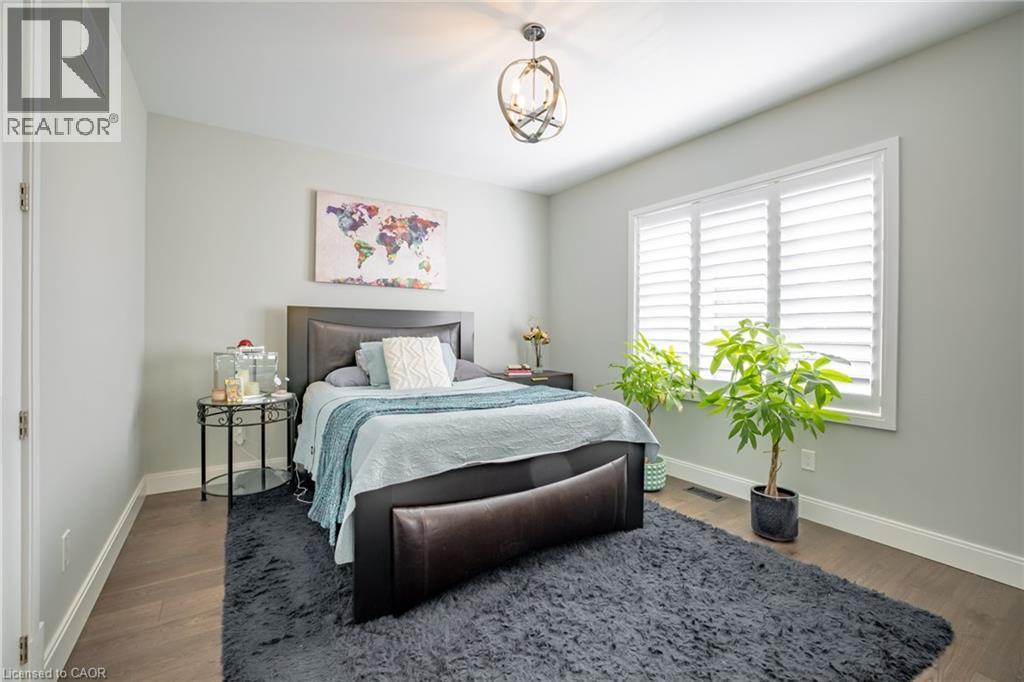 4 Lockman Drive, Ancaster, ON - Indoor Photo Showing Bedroom