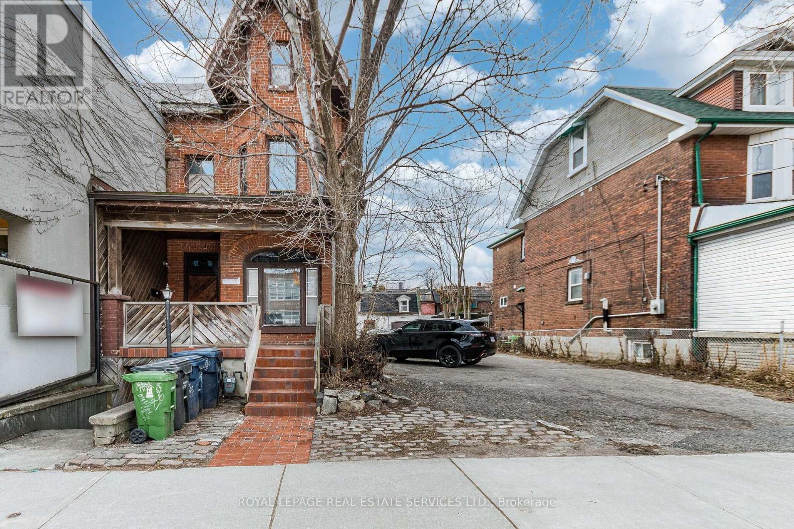 530 Bathurst Street, Toronto, ON