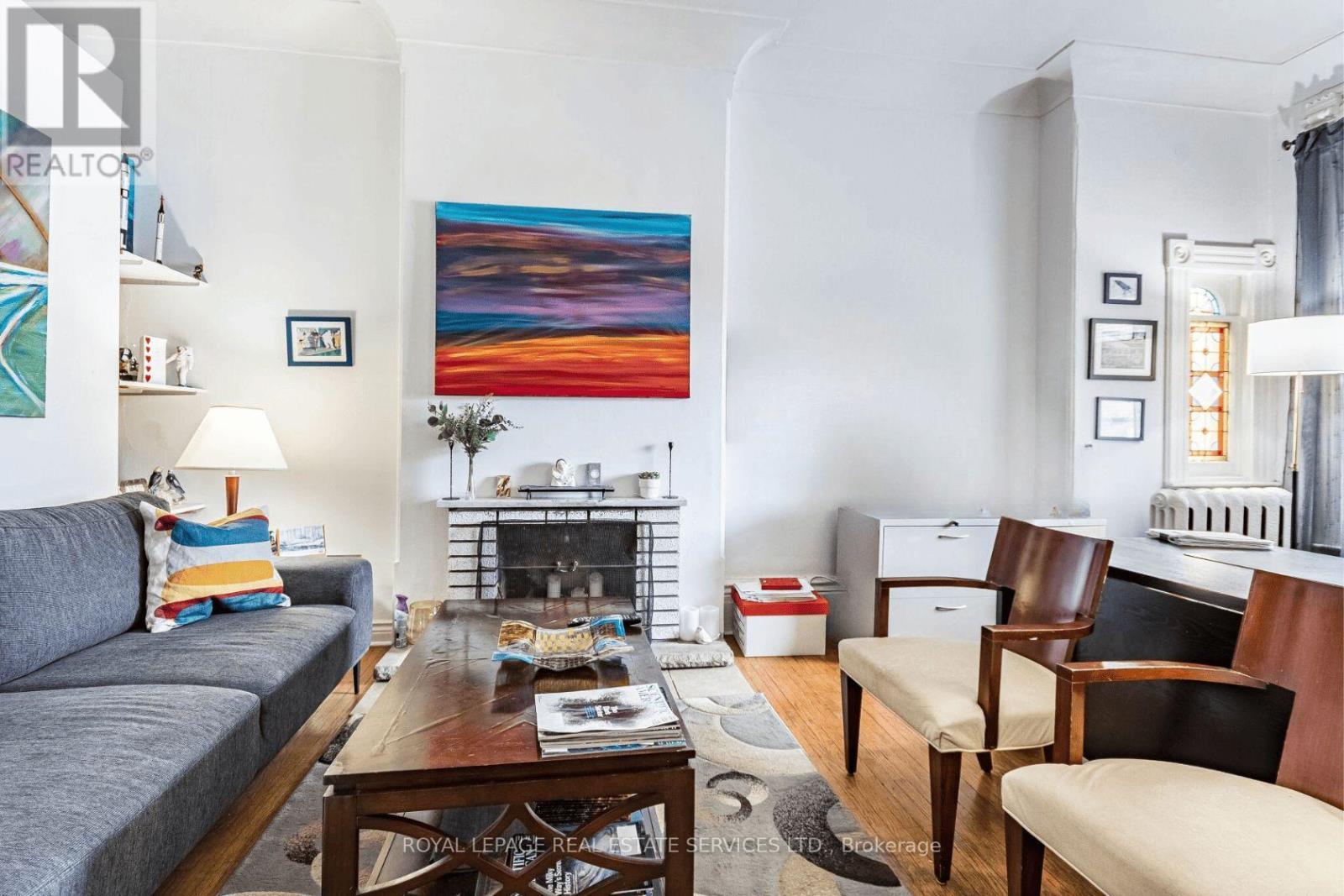 530 Bathurst Street, Toronto, ON