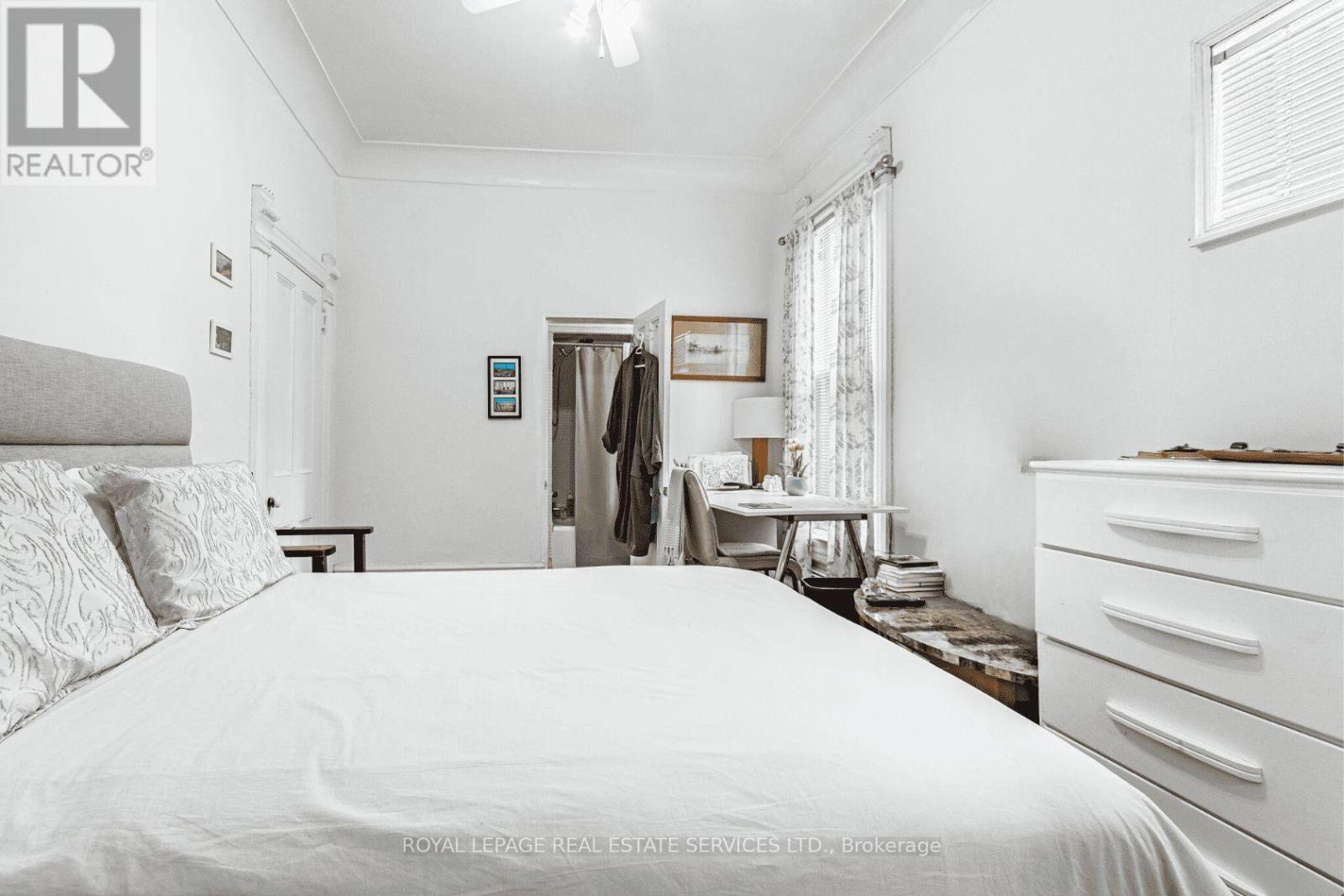 530 Bathurst Street, Toronto, ON
