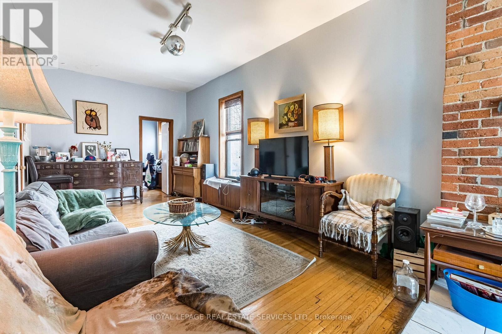 530 Bathurst Street, Toronto, ON