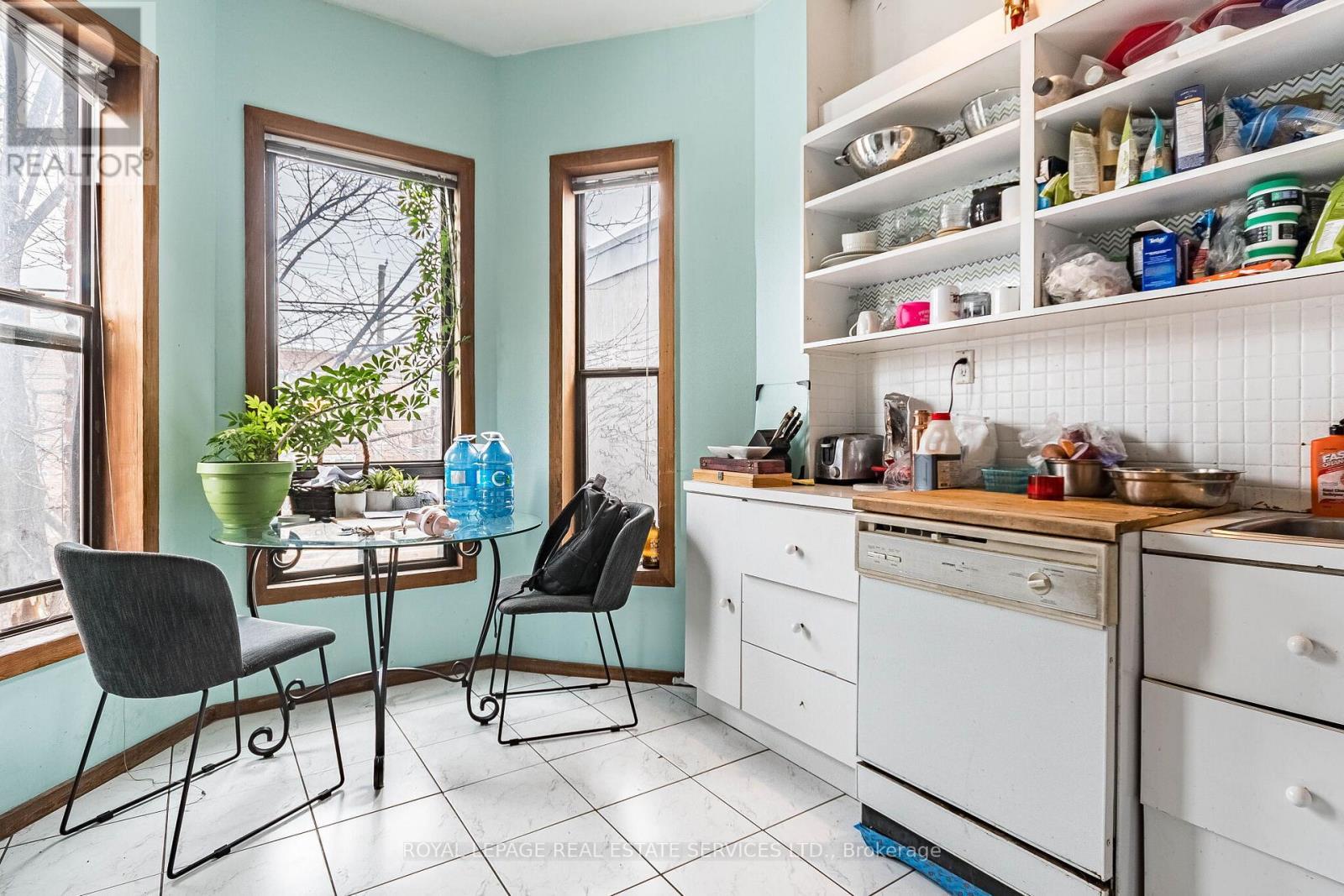 530 Bathurst Street, Toronto, ON