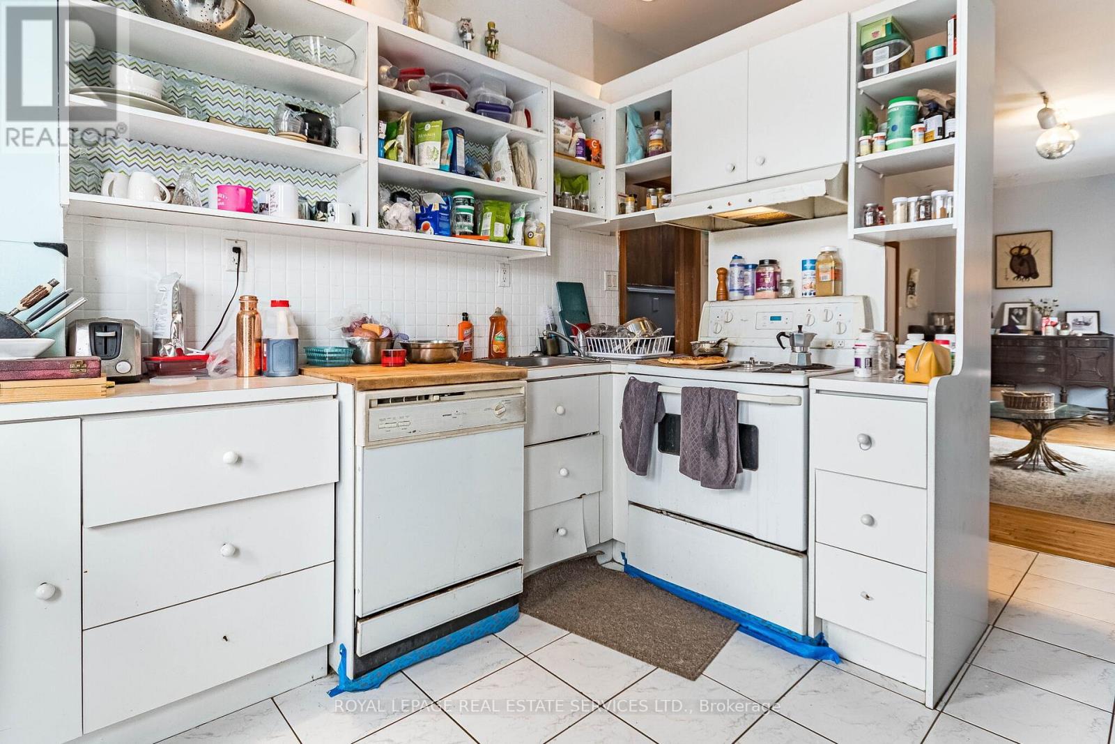 530 Bathurst Street, Toronto, ON
