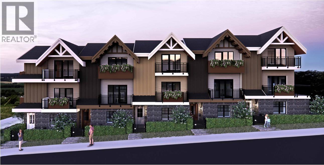 6544 Royal Avenue, West Vancouver, BC - Outdoor With Facade