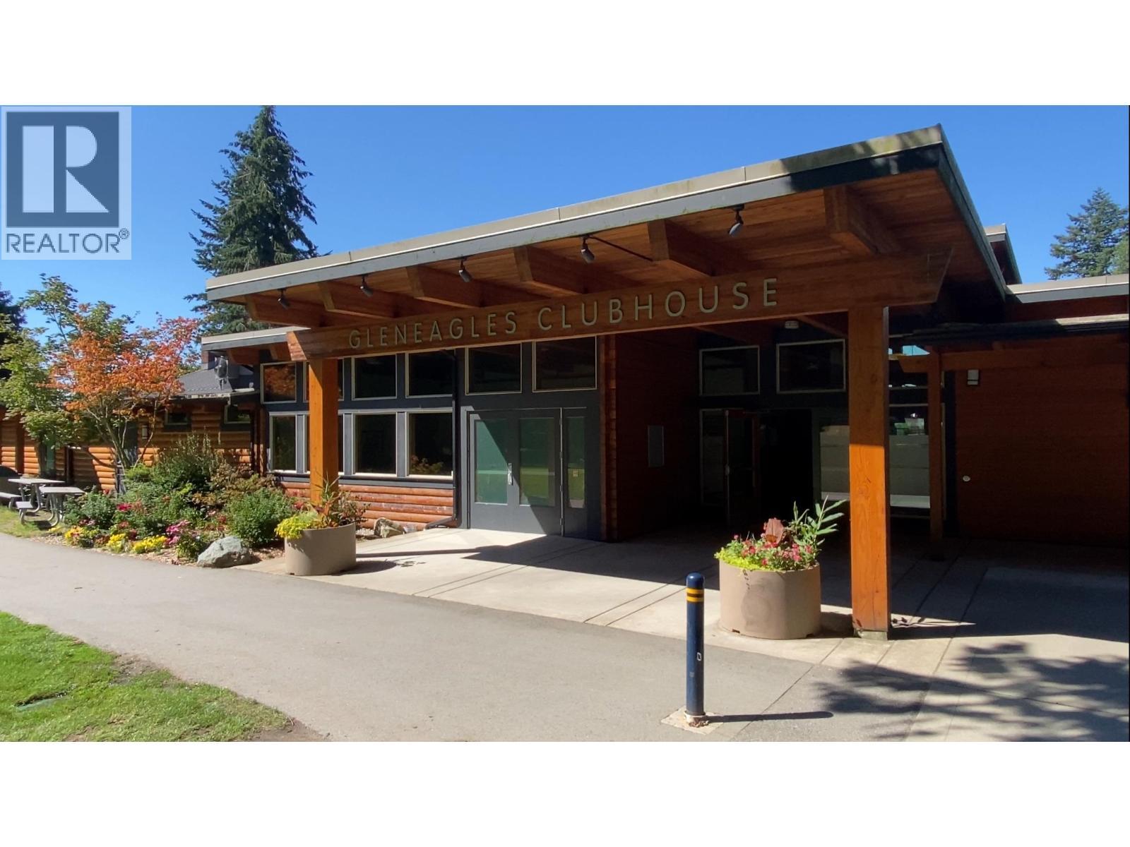 6544 Royal Avenue, West Vancouver, BC - Outdoor