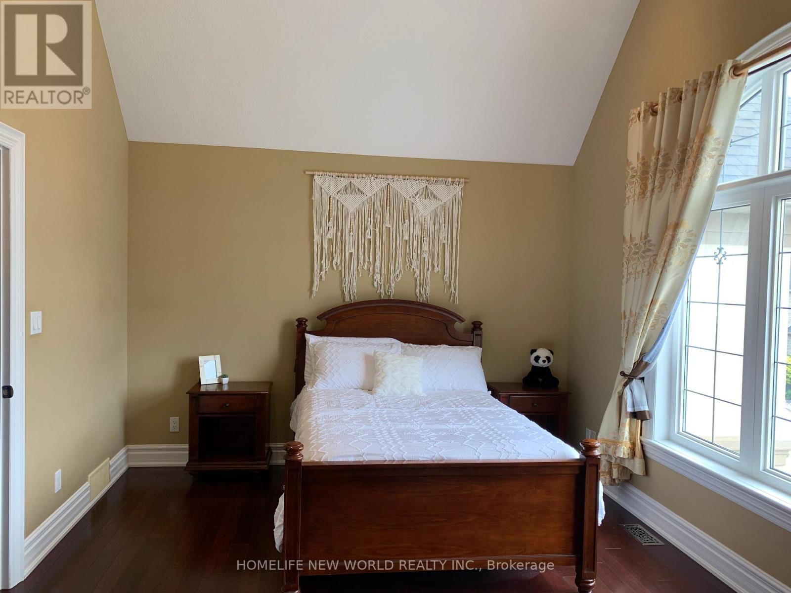 106 Paige Street, Kitchener, ON - Indoor Photo Showing Bedroom