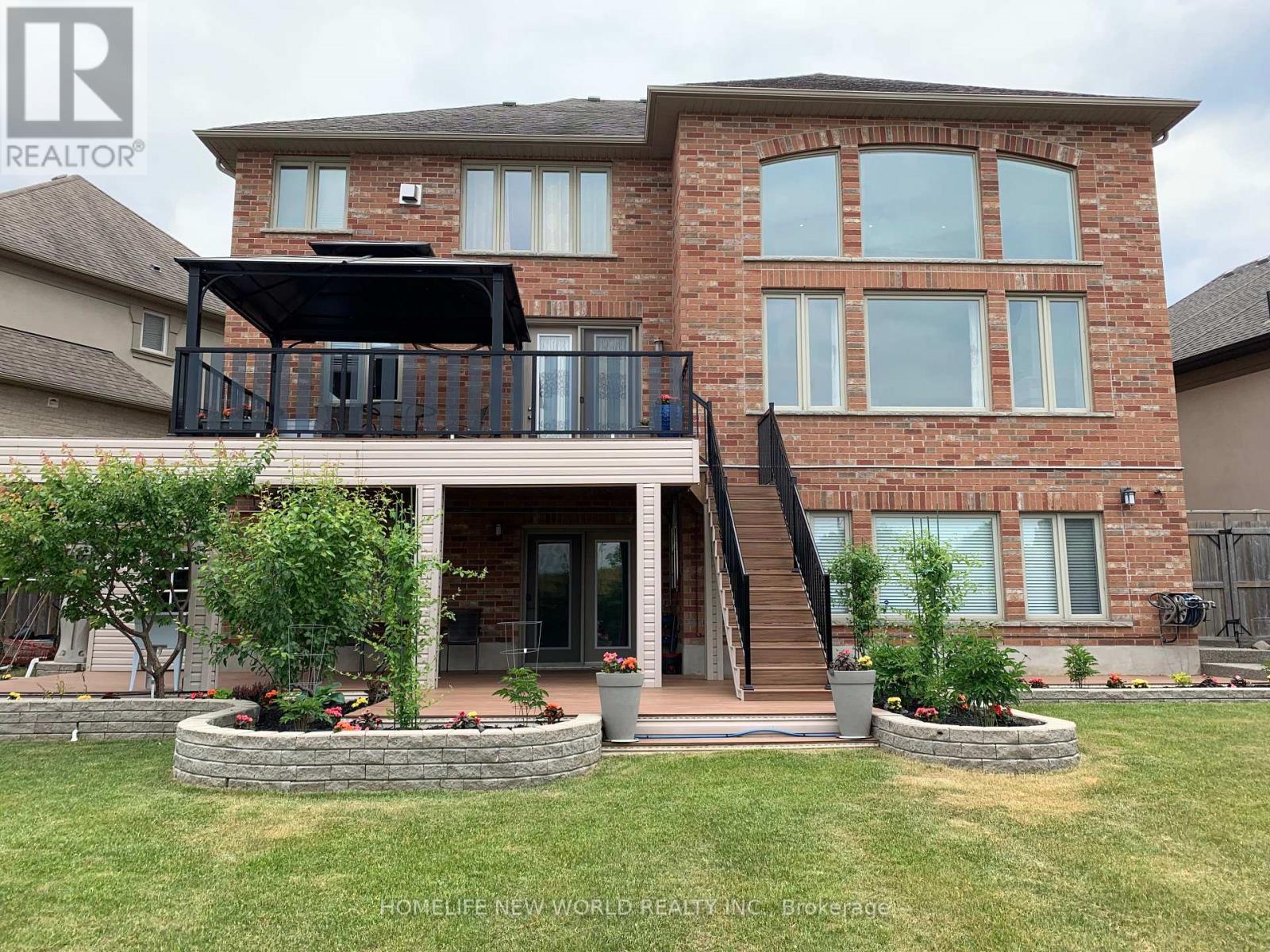 Looks as Fully 3 Storeys - 106 Paige Street, Kitchener, ON - Outdoor With Facade