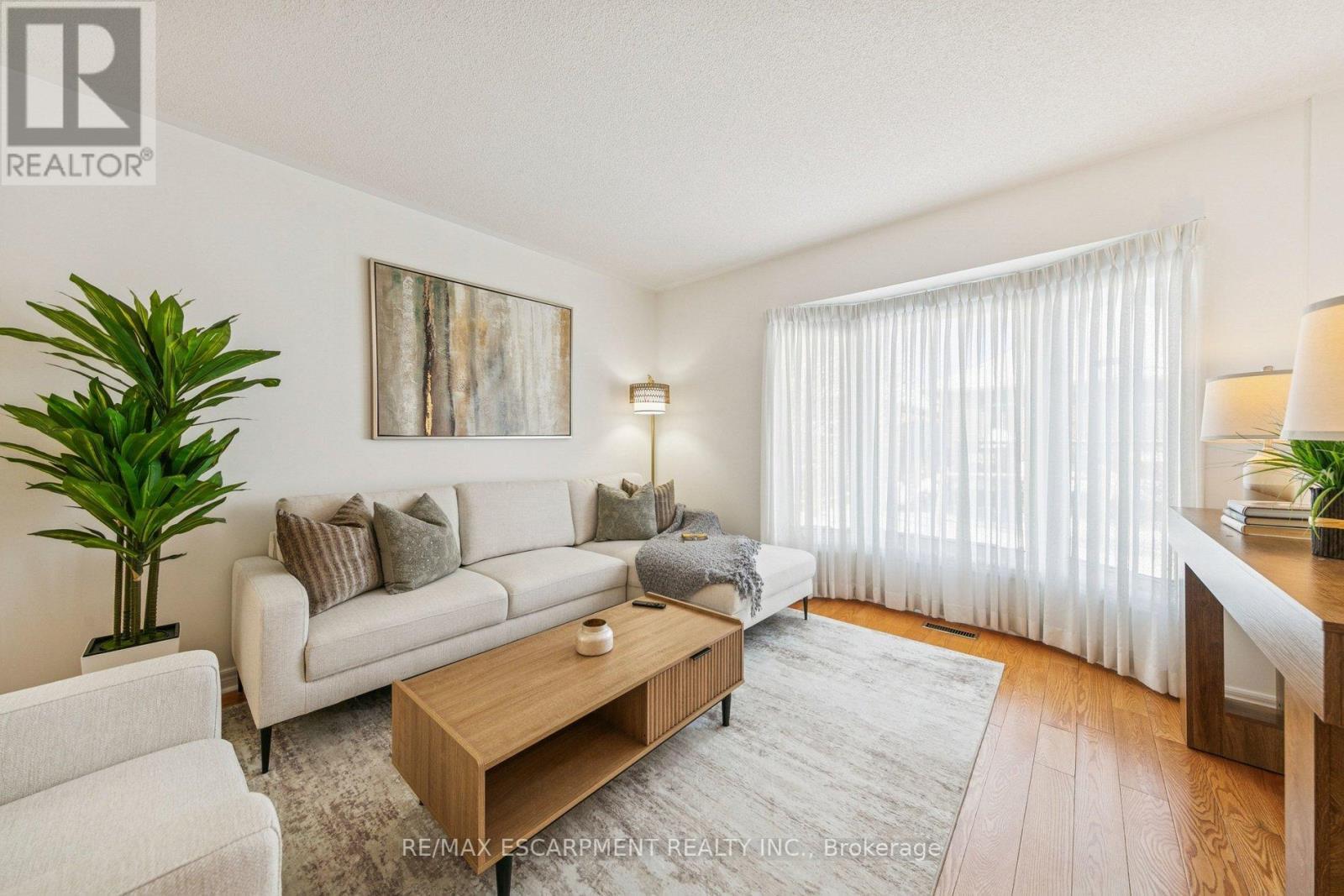 245 Centennial Forest Drive, Milton, ON - Indoor Photo Showing Living Room