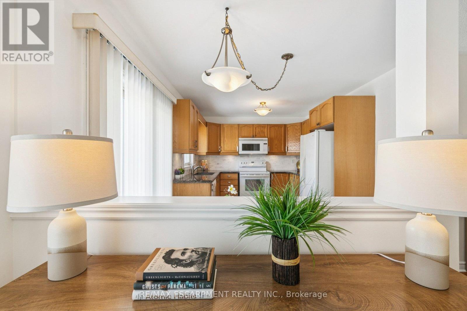 245 Centennial Forest Drive, Milton, ON - Indoor Photo Showing Kitchen