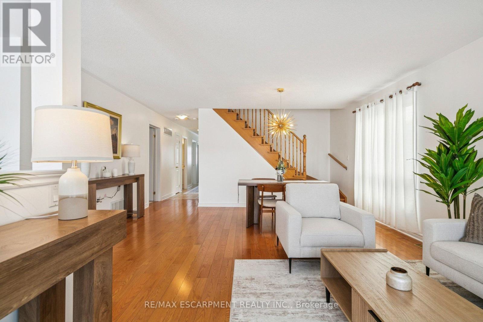 245 Centennial Forest Drive, Milton, ON - Indoor Photo Showing Living Room
