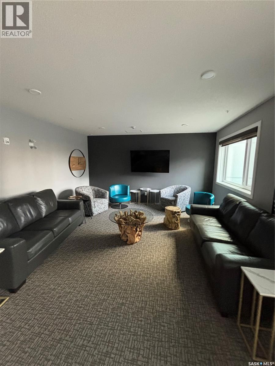 113 105 Willis Crescent, Saskatoon, SK - Indoor