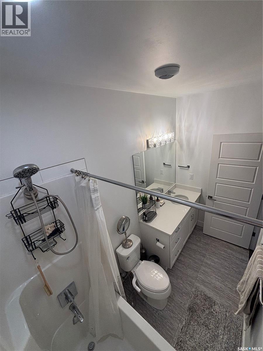 113 105 Willis Crescent, Saskatoon, SK - Indoor Photo Showing Other Room