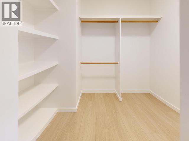7164 Edgehill Crescent, Powell River, BC - Indoor With Storage