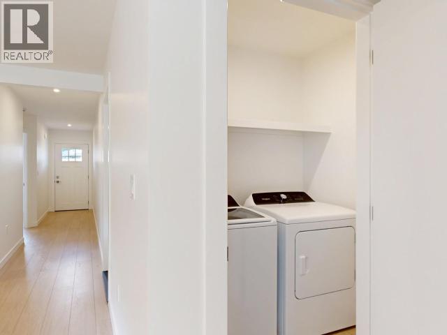 7164 Edgehill Crescent, Powell River, BC - Indoor Photo Showing Laundry Room
