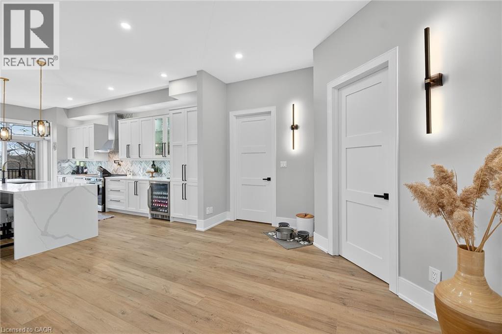 397 Caithness Street E, Caledonia, ON - Indoor