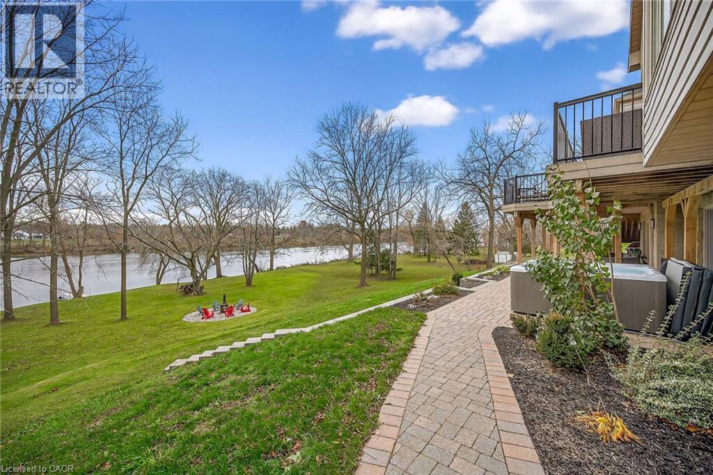 397 Caithness Street E, Caledonia, ON - Outdoor