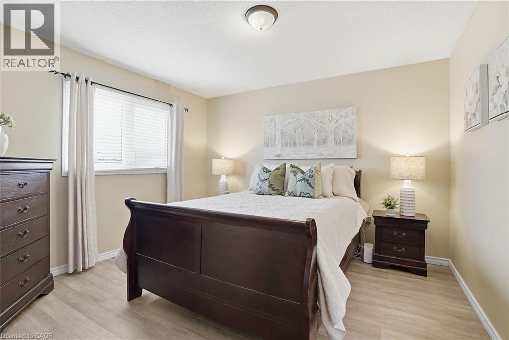 31 Republic Avenue, Hamilton, ON - Indoor Photo Showing Bedroom
