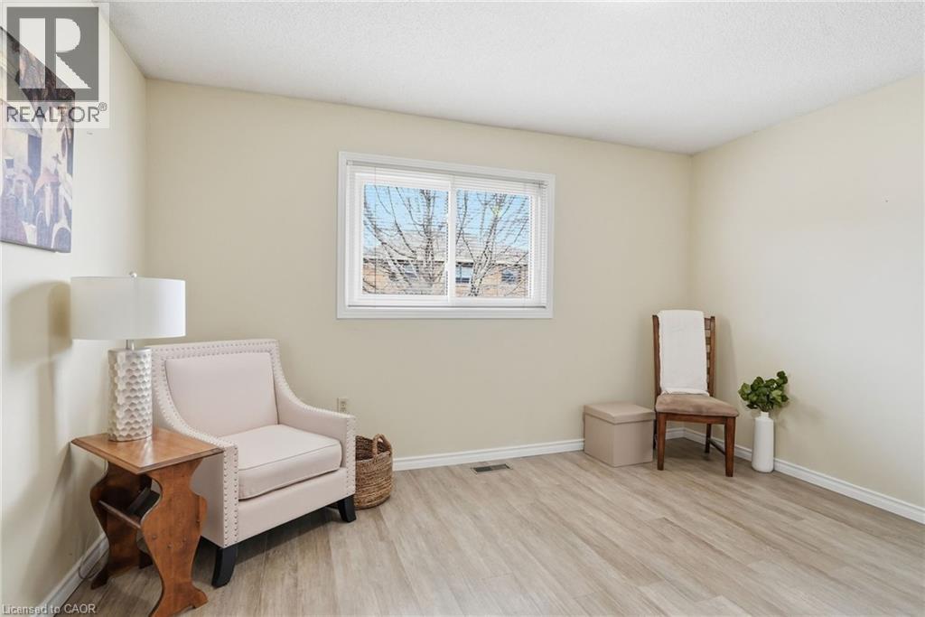 31 Republic Avenue, Hamilton, ON - Indoor