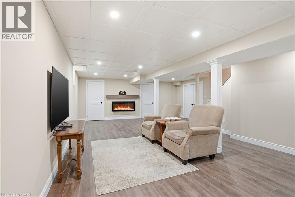 31 Republic Avenue, Hamilton, ON - Indoor