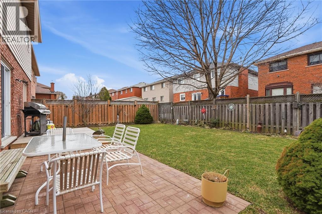 31 Republic Avenue, Hamilton, ON - Outdoor