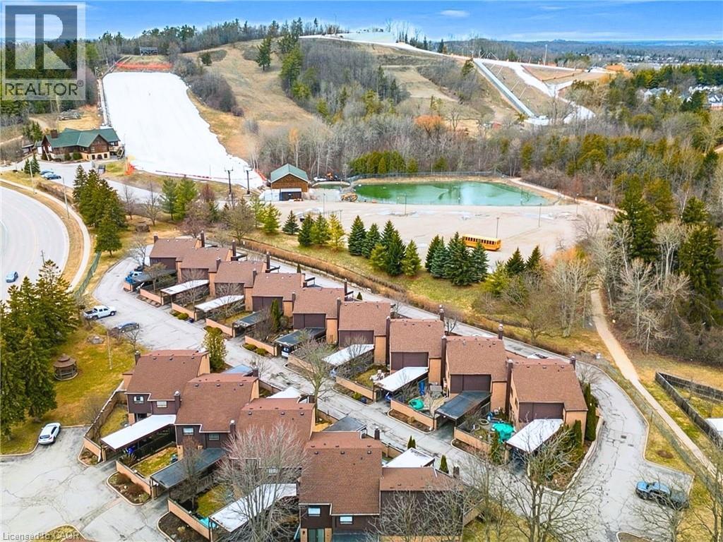 28 Underhill Crescent Unit# 3, Kitchener, ON - Outdoor With View