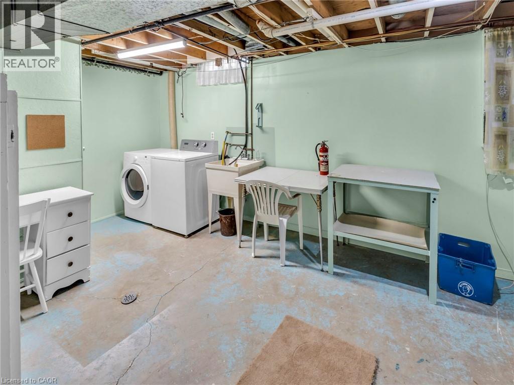 28 Underhill Crescent Unit# 3, Kitchener, ON - Indoor Photo Showing Laundry Room