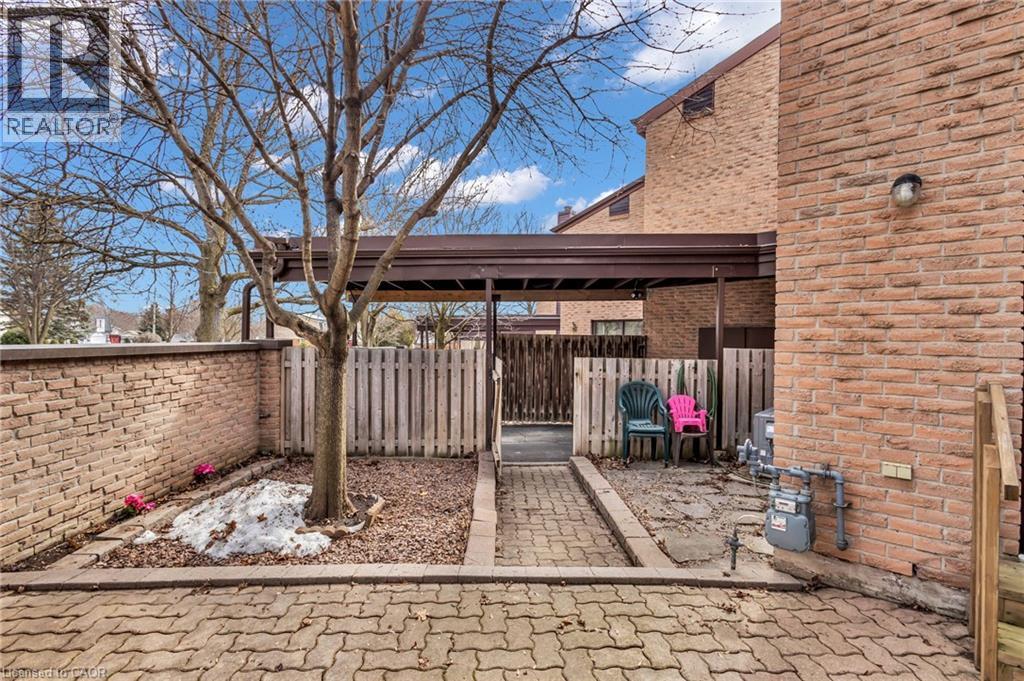 28 Underhill Crescent Unit# 3, Kitchener, ON - Outdoor