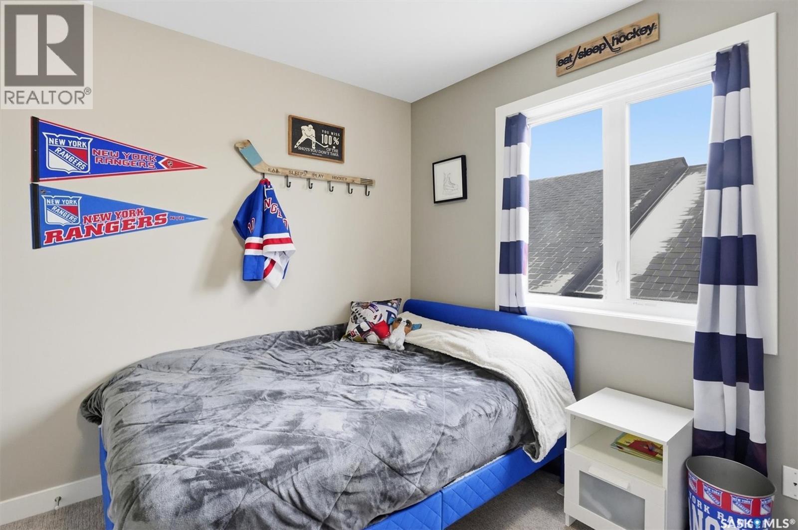 611 Ells Crescent, Saskatoon, SK - Indoor Photo Showing Bedroom