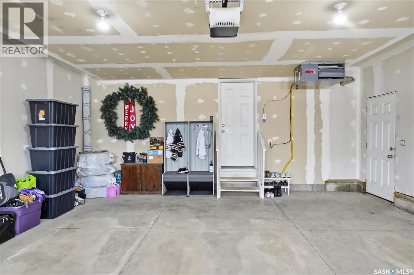 611 Ells Crescent, Saskatoon, SK - Indoor Photo Showing Other Room