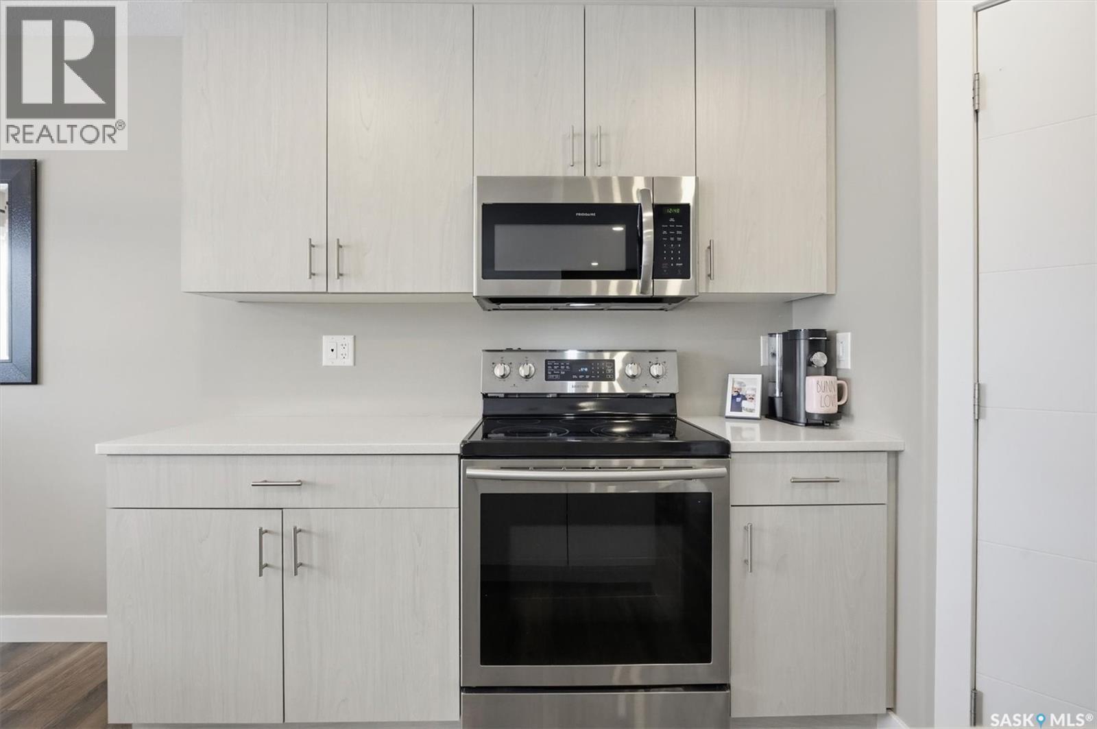 611 Ells Crescent, Saskatoon, SK - Indoor Photo Showing Kitchen