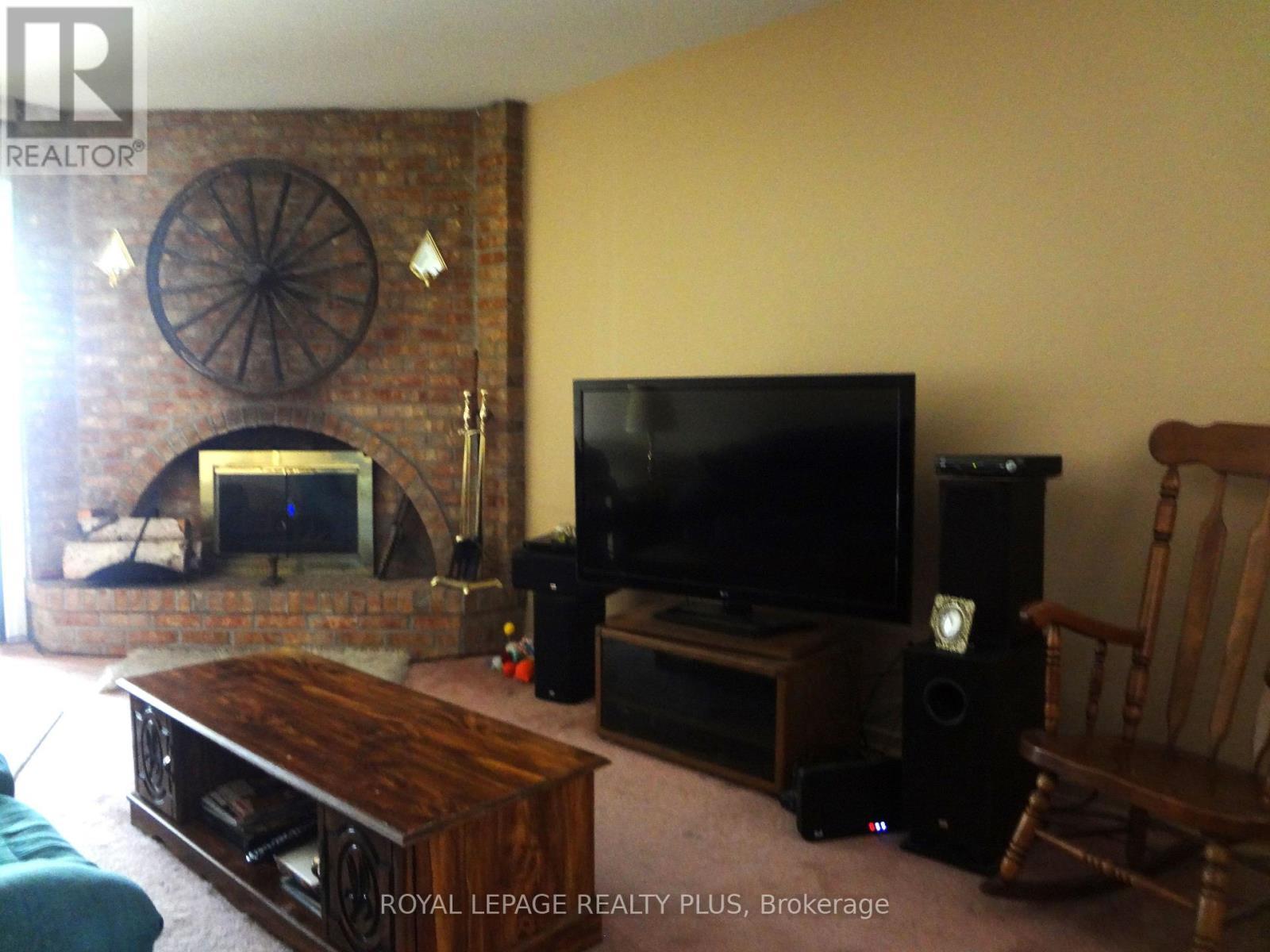 4170 Treetop Crescent, Mississauga, ON - Indoor With Fireplace