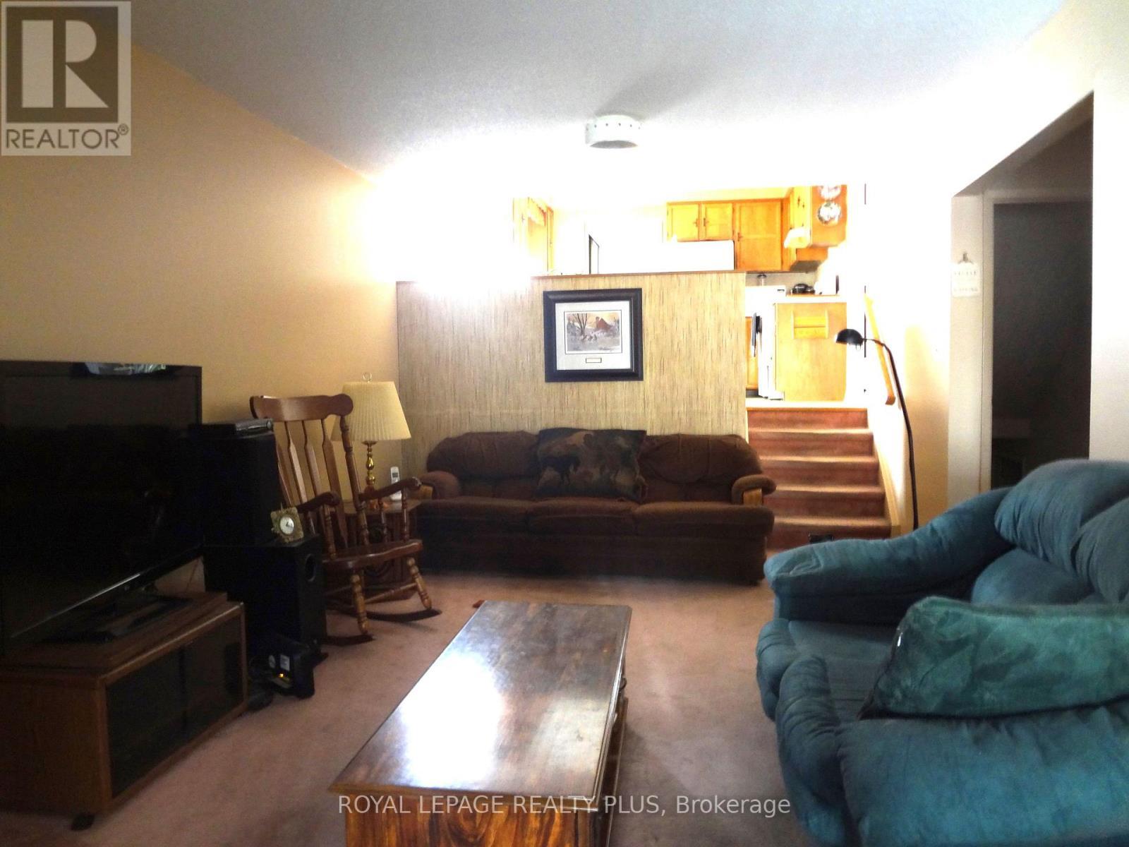 4170 Treetop Crescent, Mississauga, ON - Indoor Photo Showing Living Room