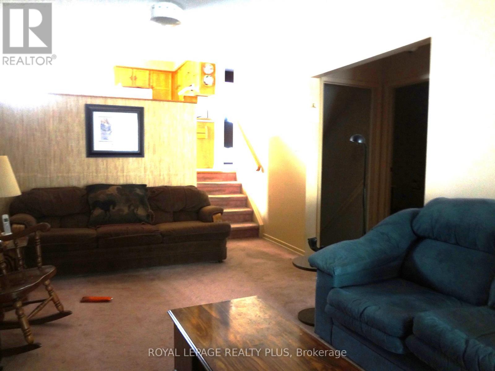 4170 Treetop Crescent, Mississauga, ON - Indoor Photo Showing Living Room