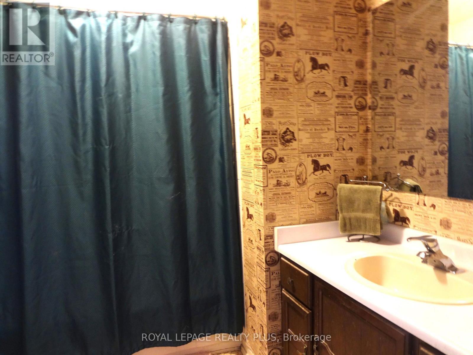 4170 Treetop Crescent, Mississauga, ON - Indoor Photo Showing Bathroom