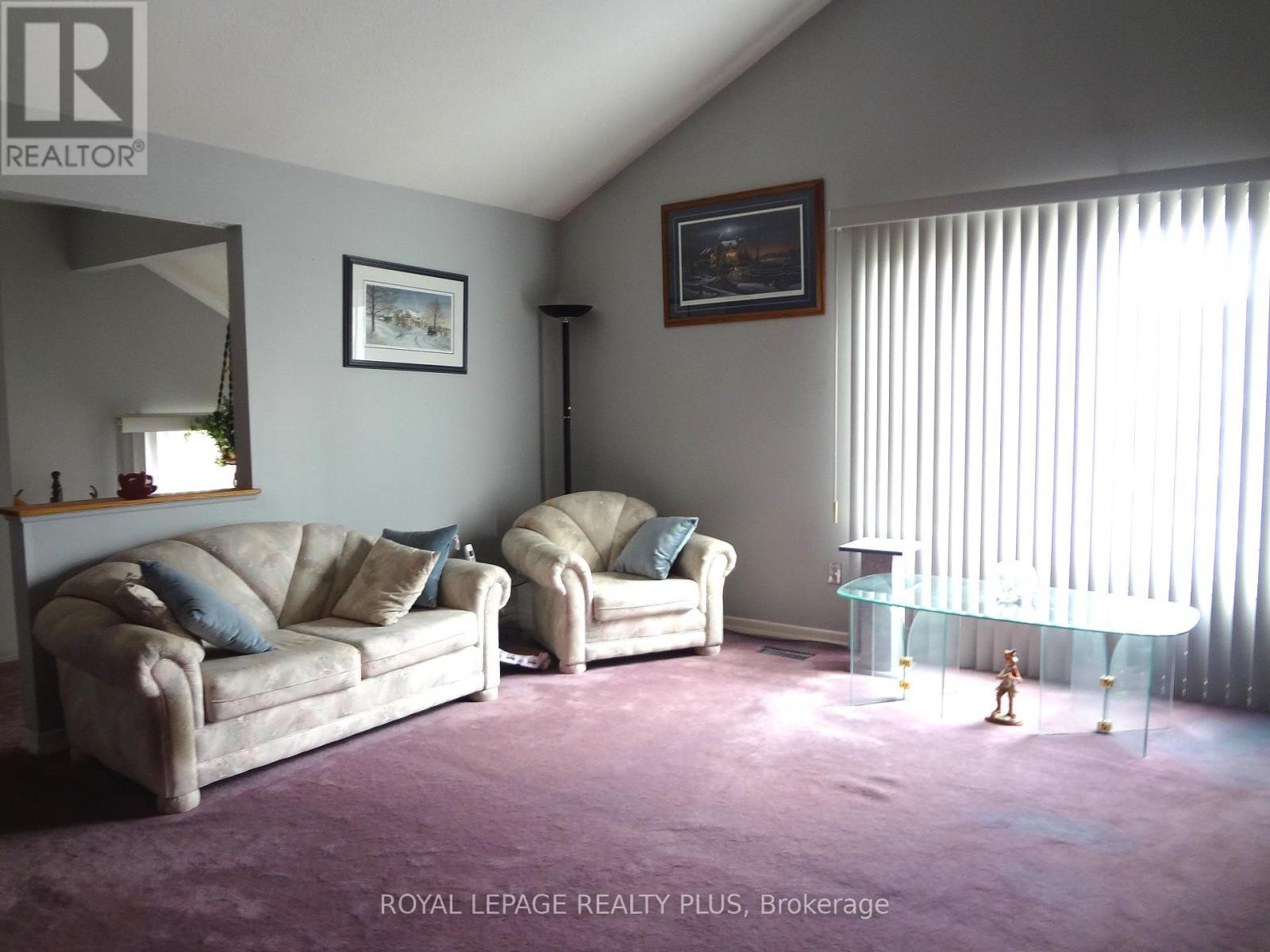 4170 Treetop Crescent, Mississauga, ON - Indoor Photo Showing Living Room