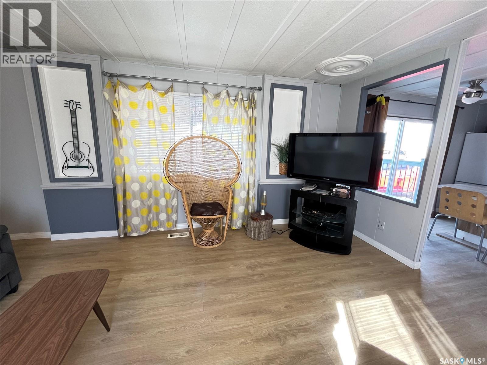 35 Cypress Mobile Home Park, Maple Creek, SK - Indoor