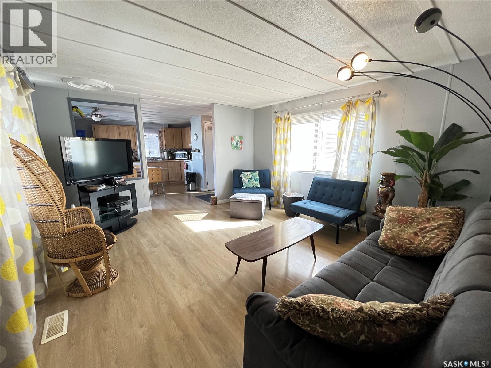 35 Cypress Mobile Home Park, Maple Creek, SK - Indoor Photo Showing Living Room