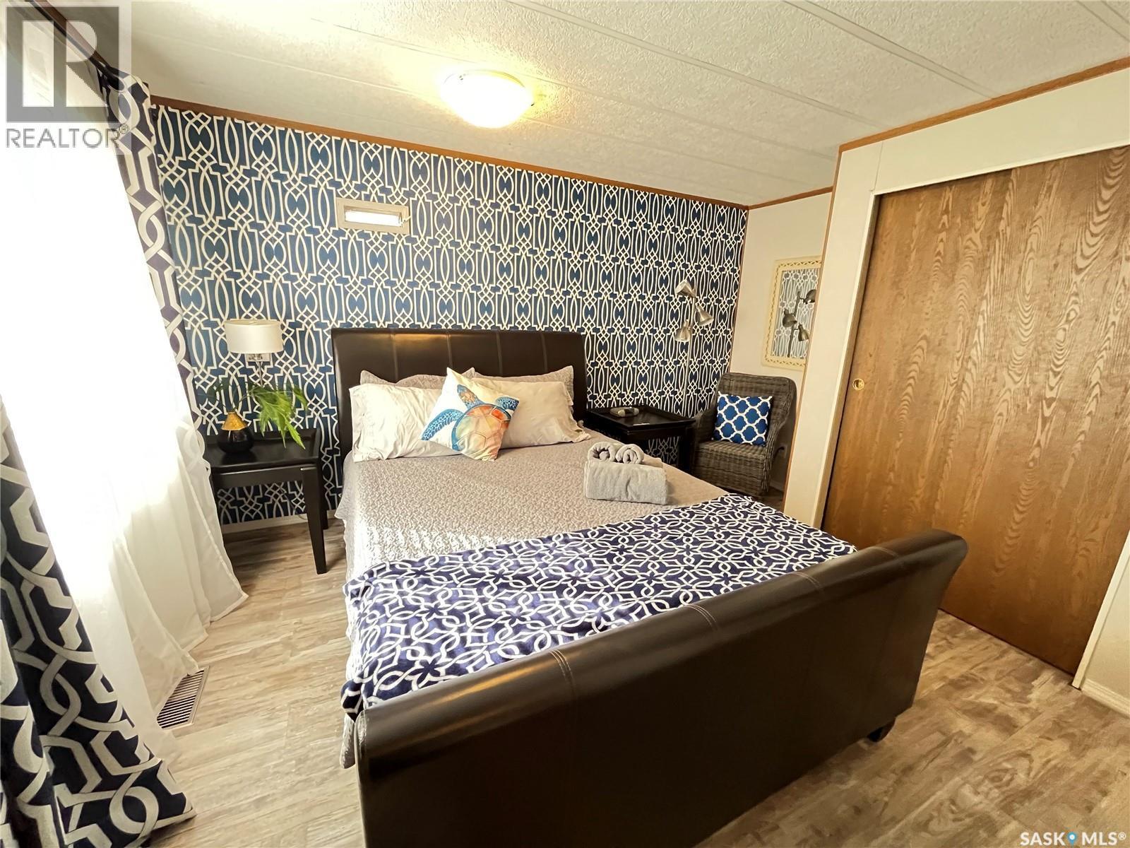 35 Cypress Mobile Home Park, Maple Creek, SK - Indoor Photo Showing Bedroom