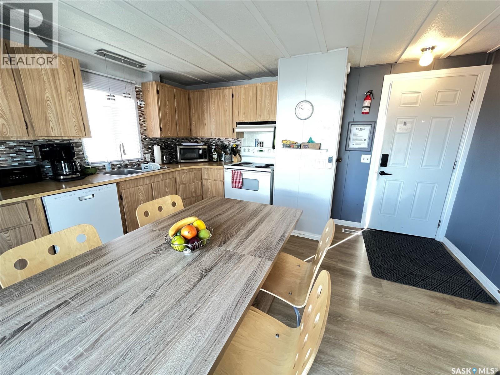 35 Cypress Mobile Home Park, Maple Creek, SK - Indoor Photo Showing Kitchen With Double Sink
