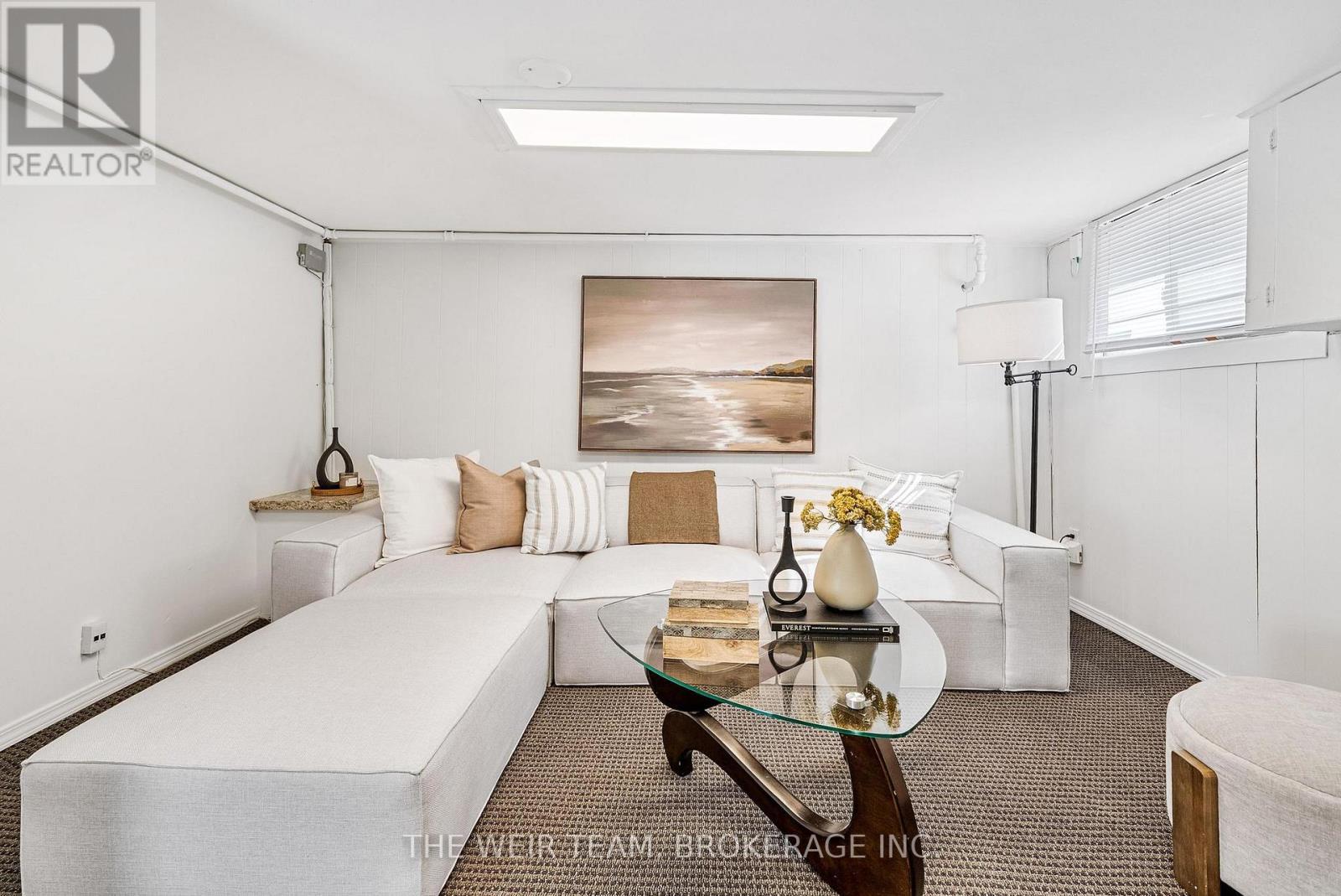 10 Eldon Avenue, Toronto, ON - Indoor Photo Showing Living Room