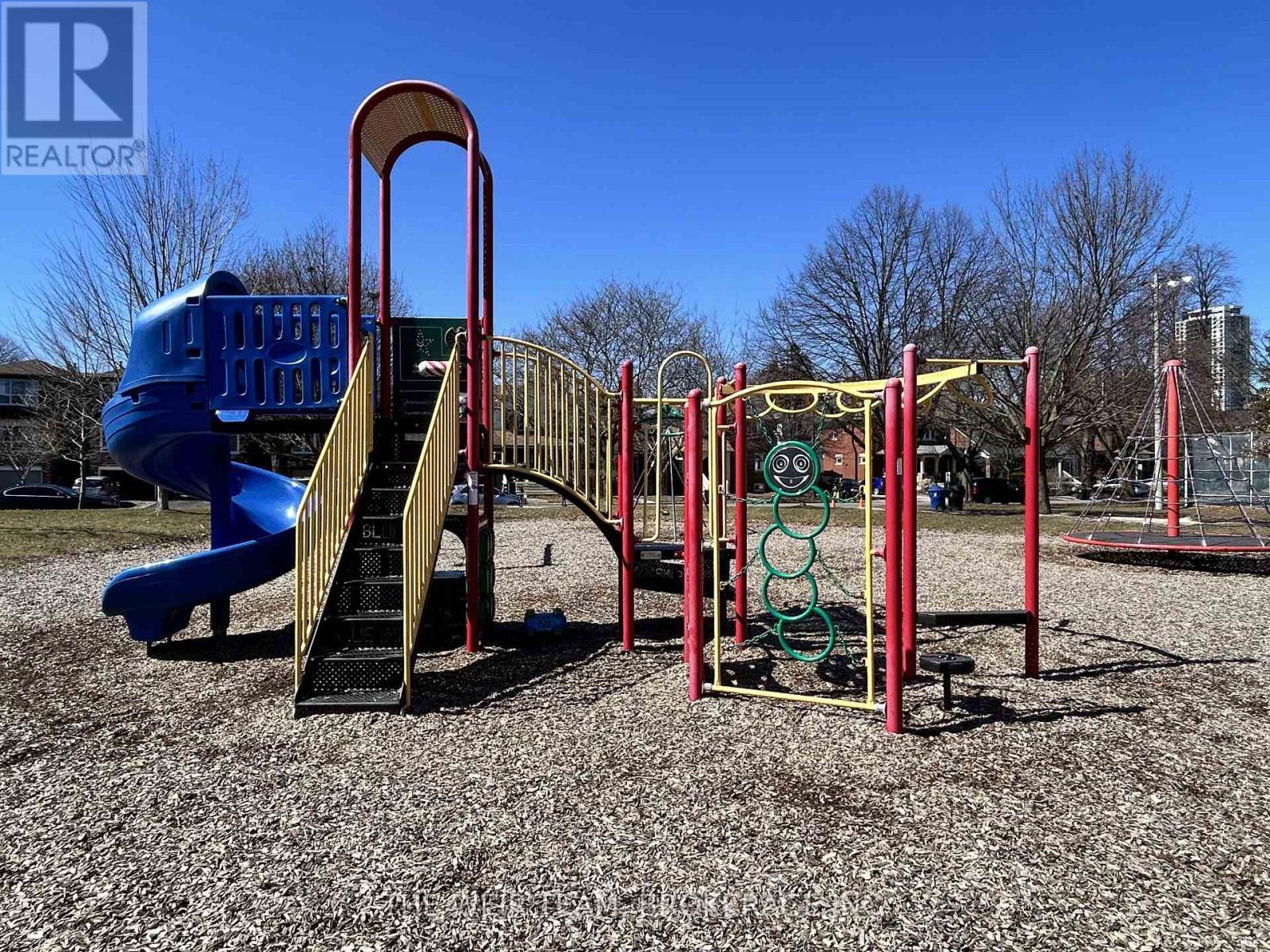 10 Eldon Avenue, Toronto, ON - Outdoor