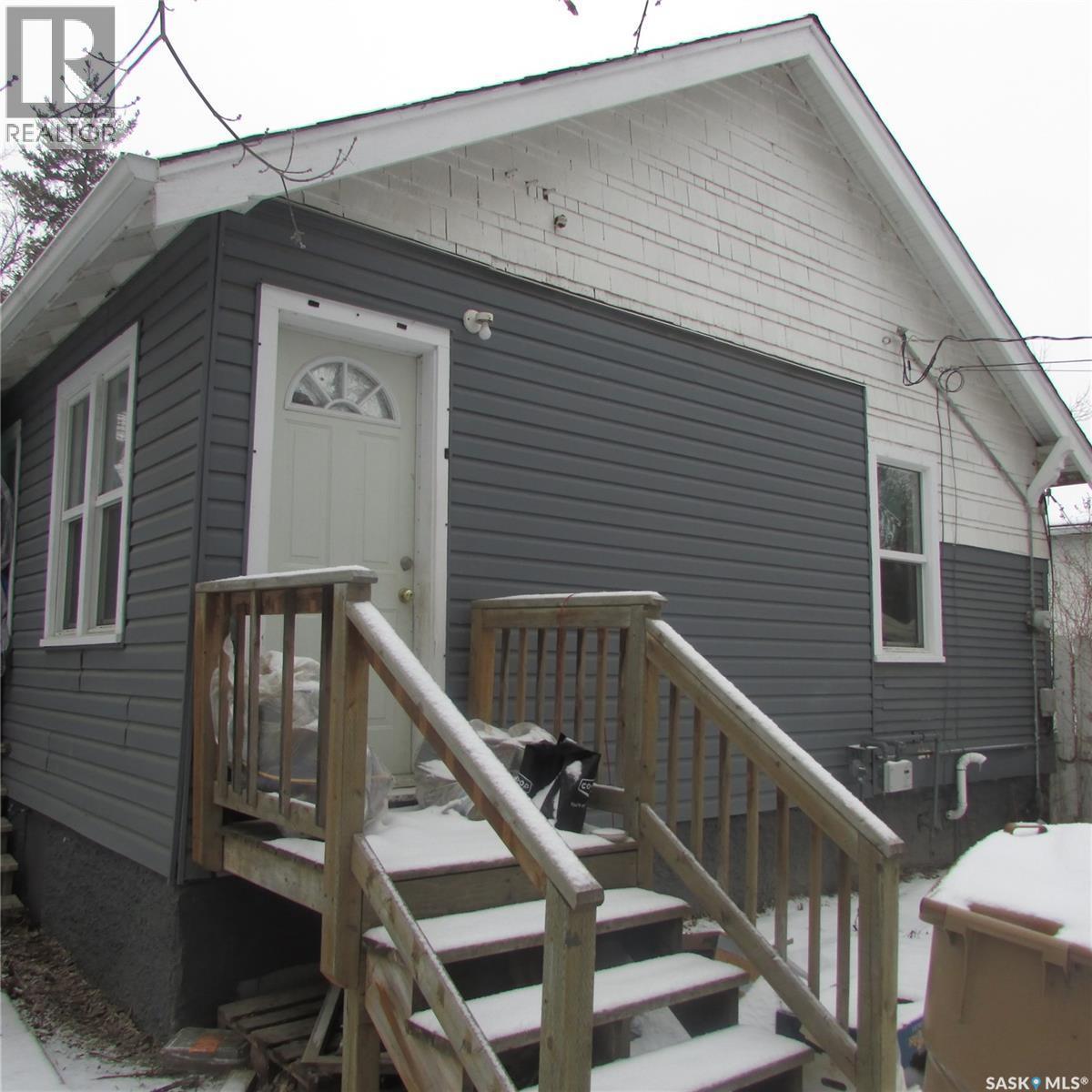 1437 Elphinstone Street, Regina, SK - Outdoor