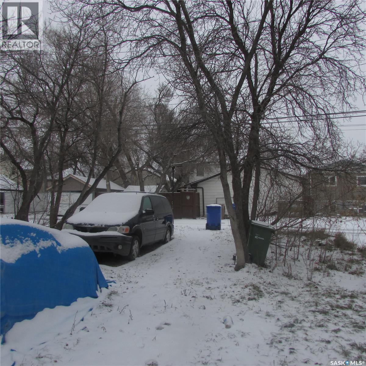 1437 Elphinstone Street, Regina, SK - Outdoor