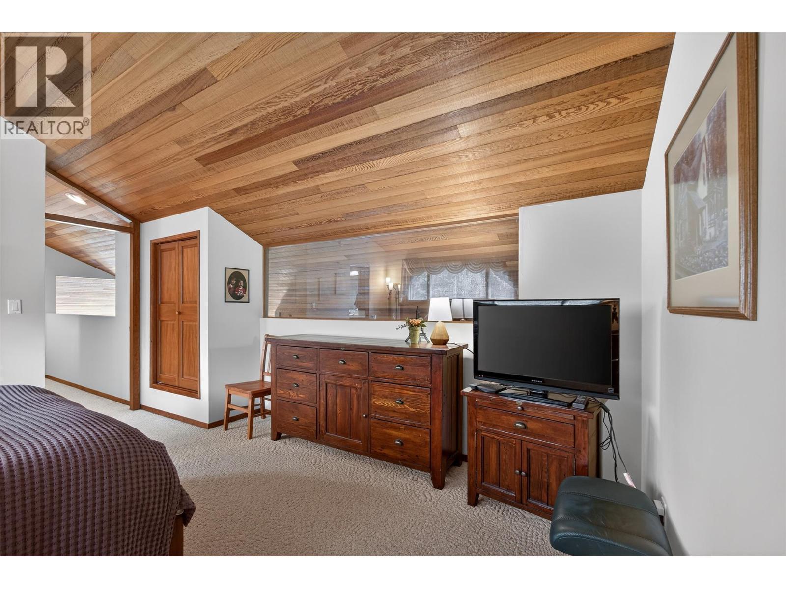 935 Lloyd Jones Drive, West Kelowna, BC - Indoor