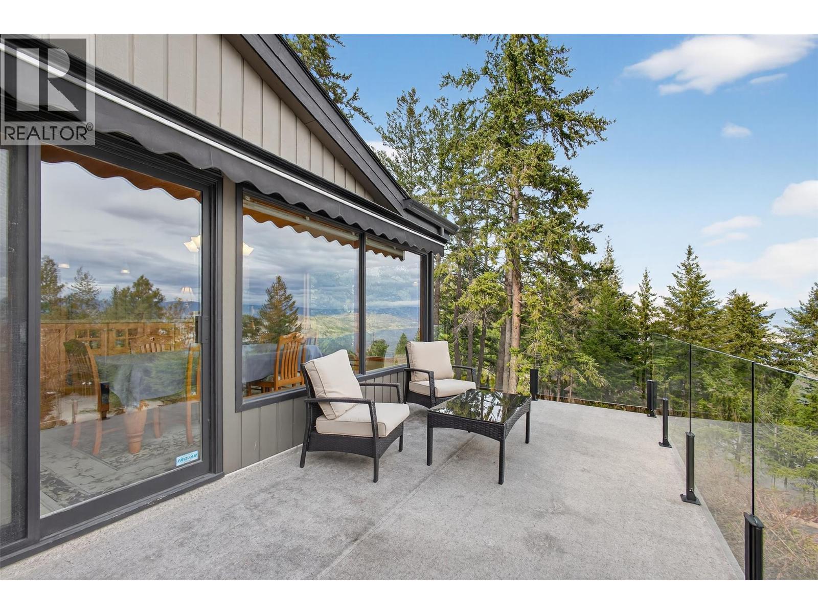 935 Lloyd Jones Drive, West Kelowna, BC - Outdoor
