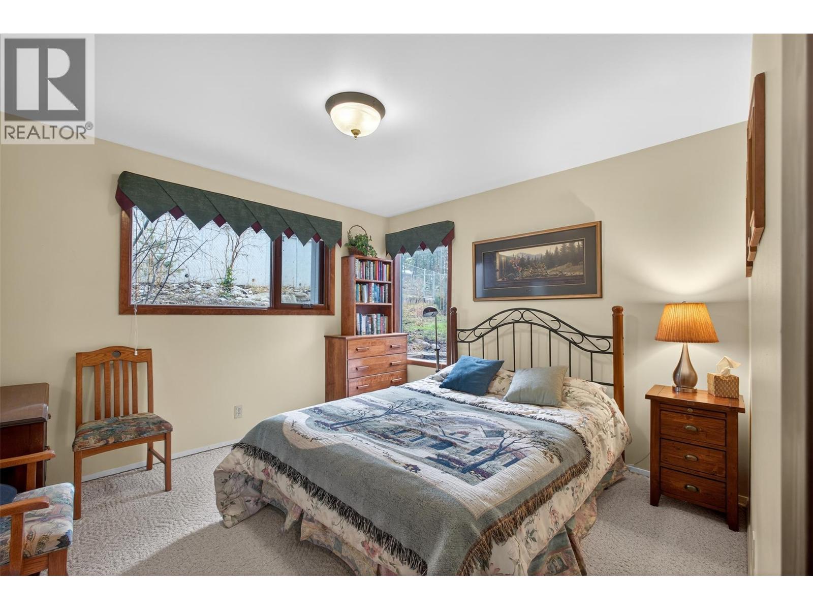 935 Lloyd Jones Drive, West Kelowna, BC - Indoor Photo Showing Bedroom