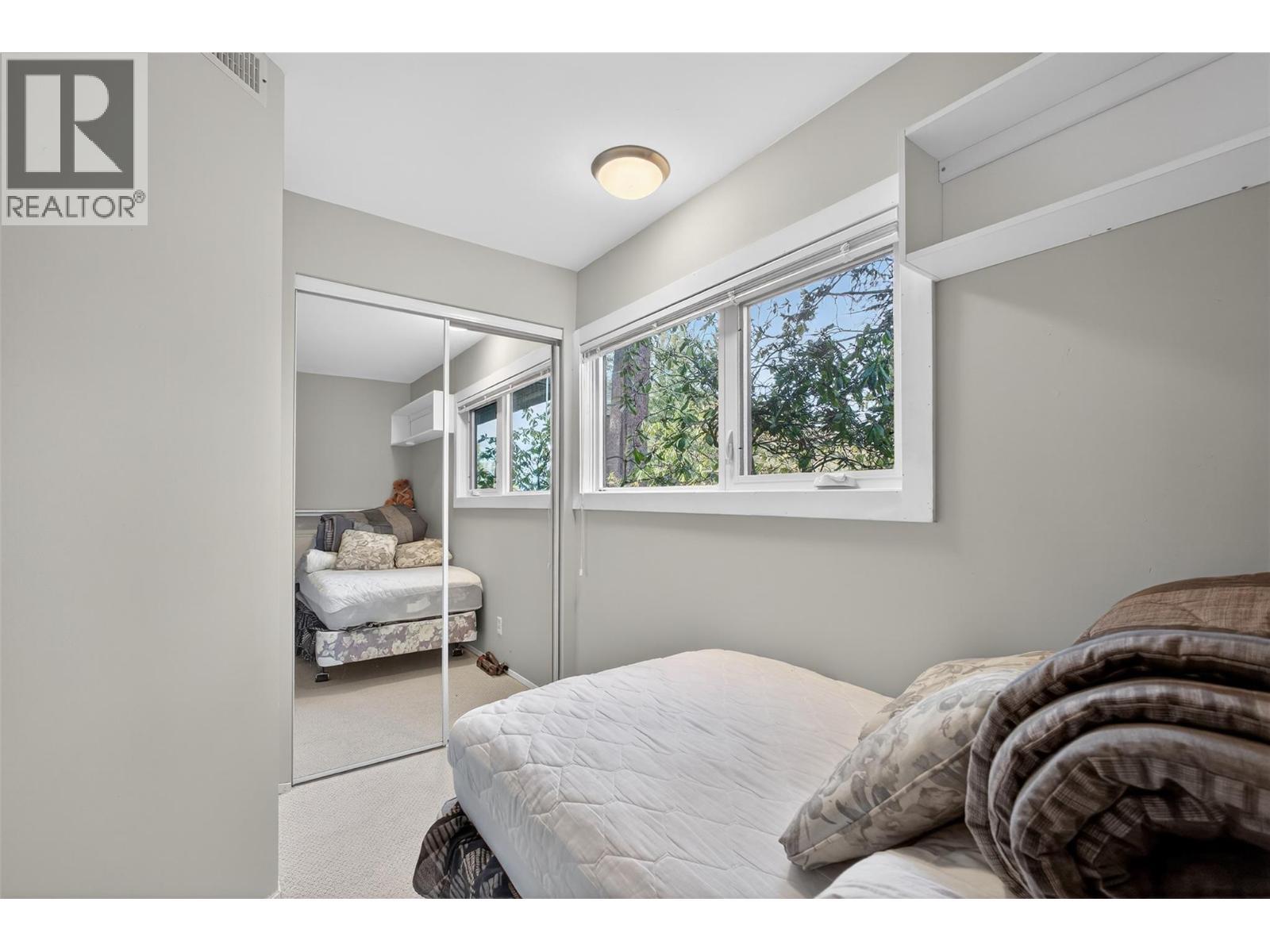 935 Lloyd Jones Drive, West Kelowna, BC - Indoor Photo Showing Bedroom