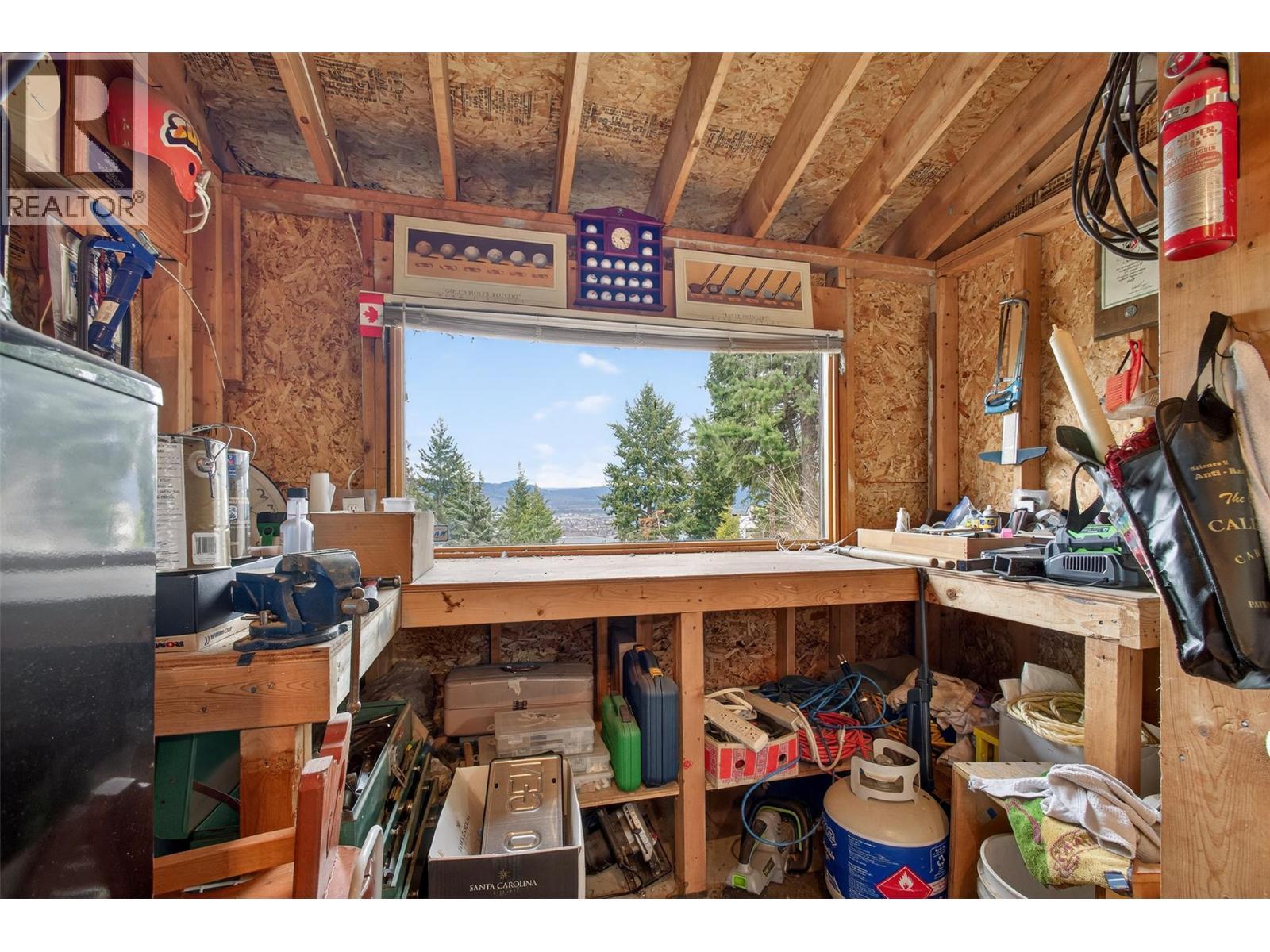 935 Lloyd Jones Drive, West Kelowna, BC - Indoor Photo Showing Other Room