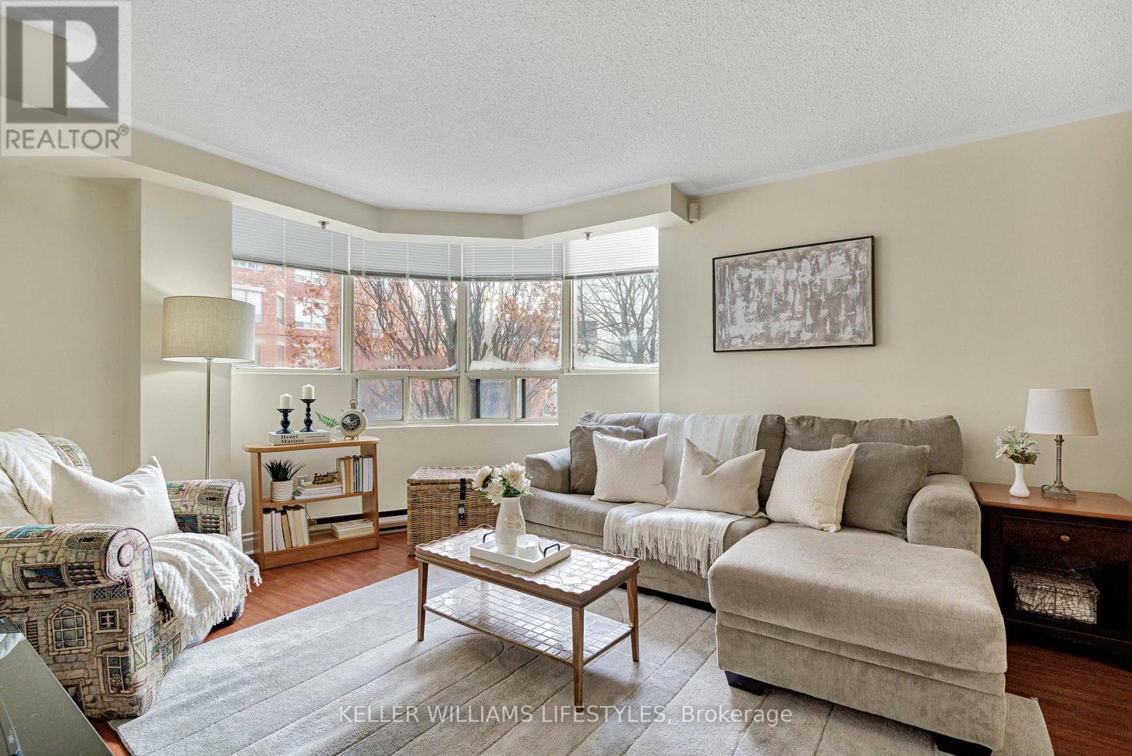 205 - 7 Picton Street, London East (East F), ON - Indoor Photo Showing Living Room